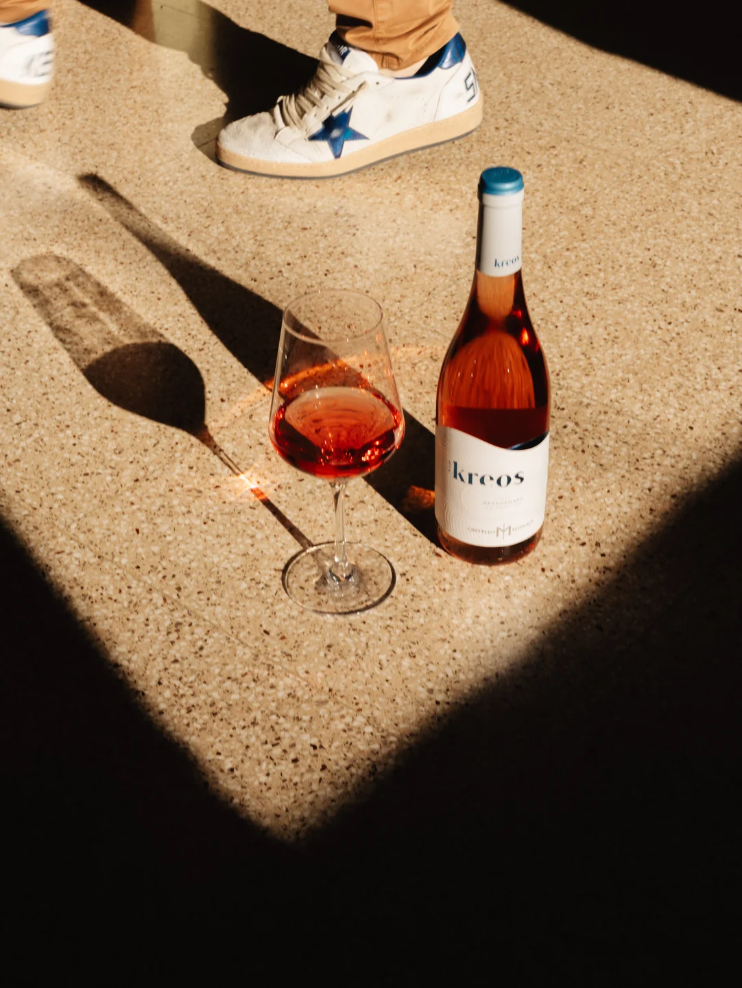 Bicchiere di vino e bottiglia 